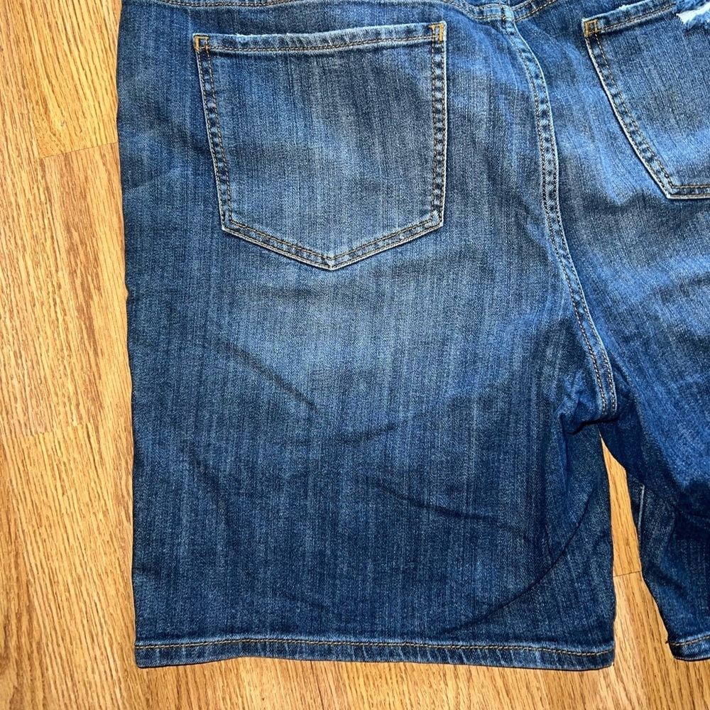 Jean Shorts - Picture 5 of 5